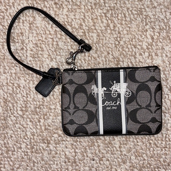 Coach Handbags - Coach wristlet